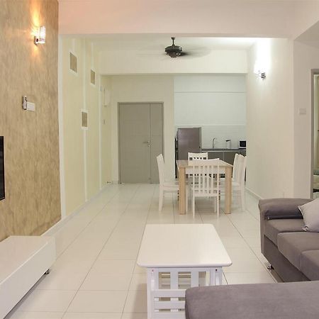 3 Bedroom Condo @ NEAR SPICE ARENA Bayan Lepas Esterno foto